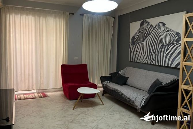 Shtepi me qera 1+1 ne Tirane - 380 Euro