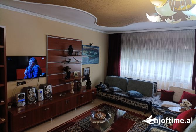 Shtepi me qera 2+1 ne Tirane - 800 Euro