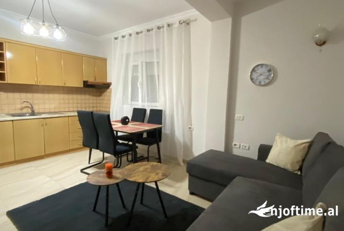 Shtepi me qera 1+1 ne Tirane - 40,000 Leke