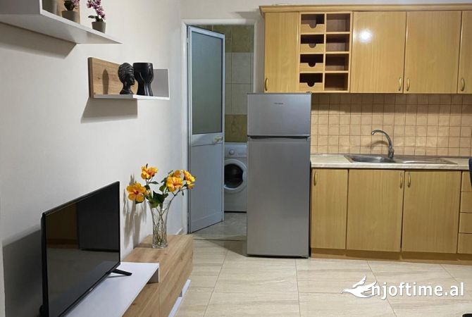Shtepi me qera 1+1 ne Tirane - 40,000 Leke