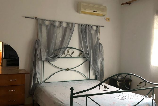 Shtepi me qera 2+1 ne Tirane - 40,000 Leke