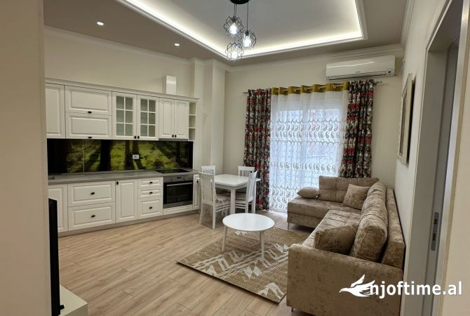 Shtepi me qera 2+1 ne Tirane - 600 Euro