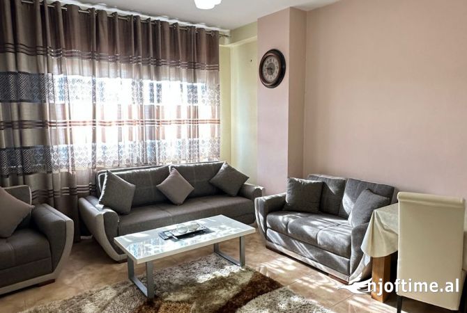 Shtepi me qera 2+1 ne Tirane - 650 Euro