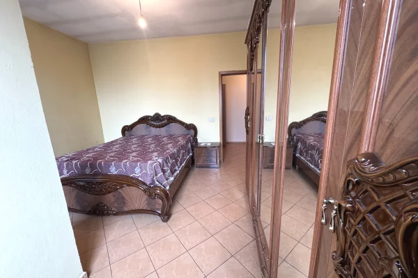 Shtepi ne shitje Apartament ne Tirane, 2+1, Mobilimi E mobiluar, Pagesa 127,000  Euro.