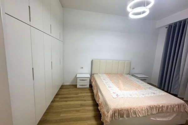 Shtepi me qera Apartament ne Tirane, 1+1, Mobilimi E mobiluar, Pagesa 60,000  Leke.