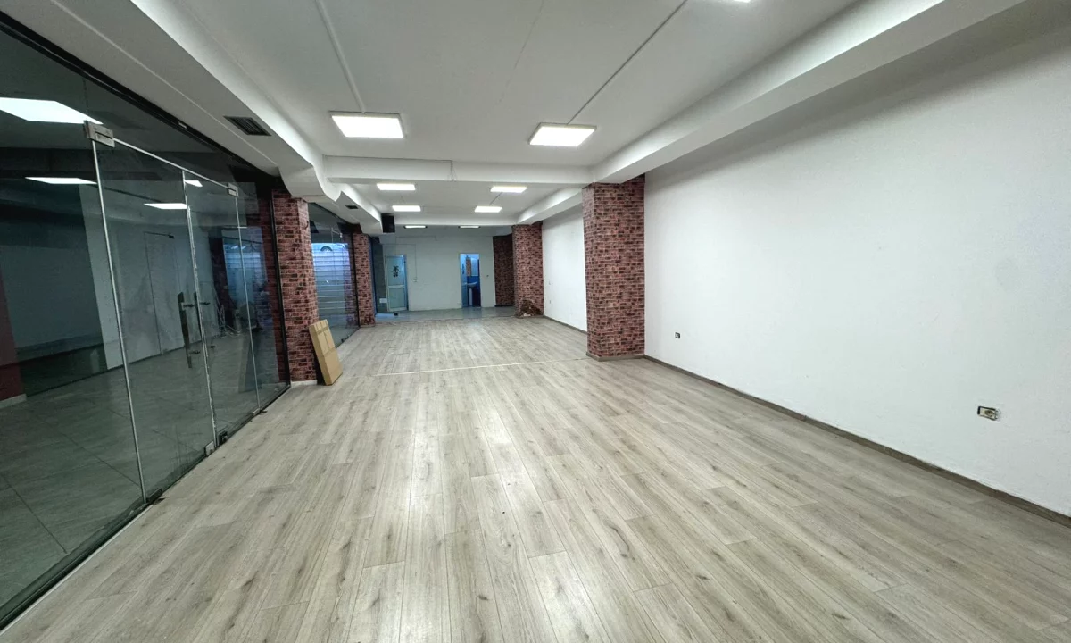 Ambient biznesi me qera 1+1 ne Tirane - 750 Euro