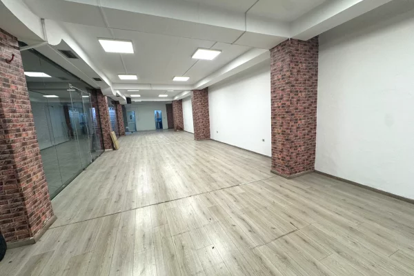 Ambient biznesi me qera 1+1 ne Tirane - 750 Euro