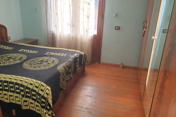 Shtepi me qera 2+1 ne Tirane - 400 Euro