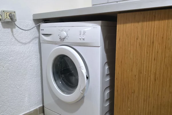 Shtepi me qera Apartament ne Tirane, Garsoniere, Mobilimi E mobiluar, Pagesa 300  Euro.