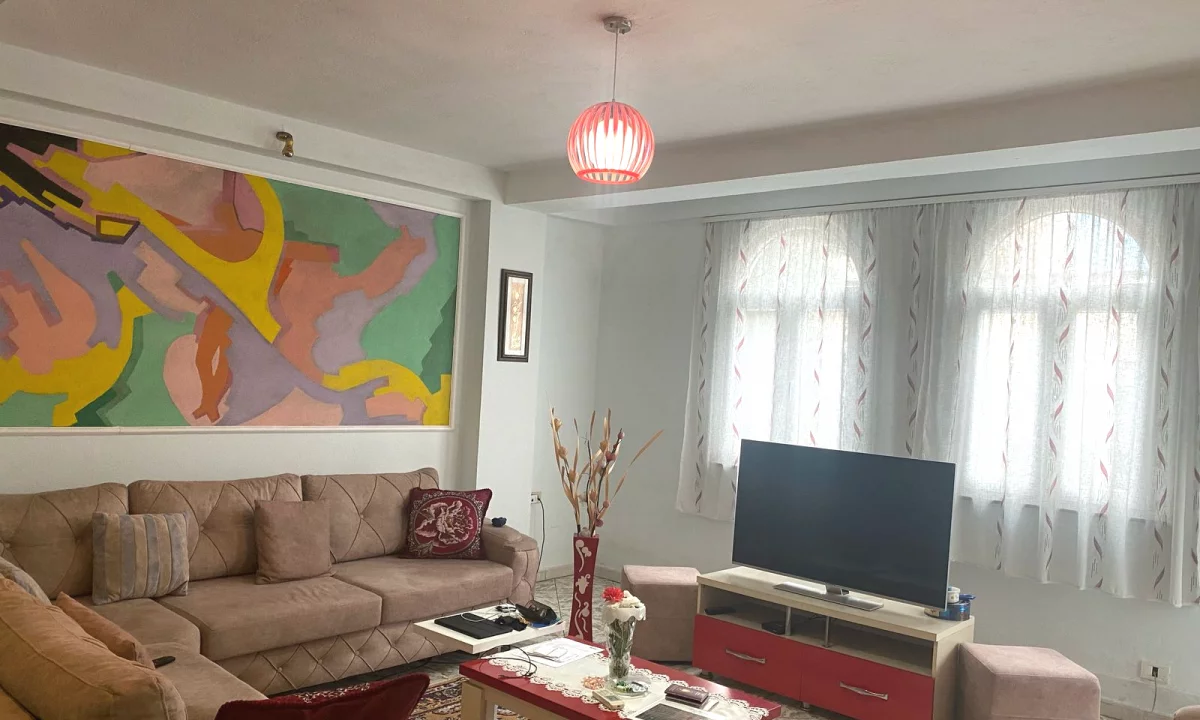 Villa di lusso in affitto a Tirana 2+1, Arredato