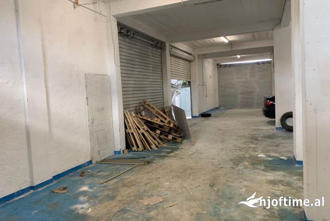 Ambient biznesi me qera 4+1 ne Tirane - 600 Euro