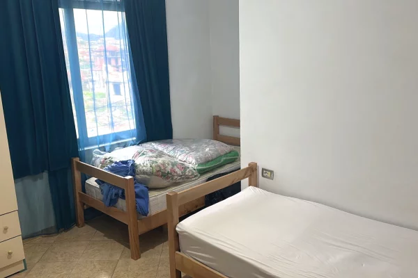 Shtepi me qera 1+1 ne Tirane - 25,000 Leke