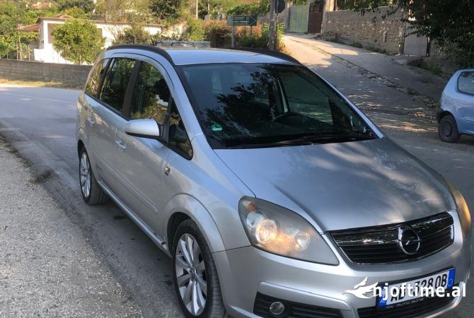 Makina ne shitje ne Tirane - 3,300 Euro