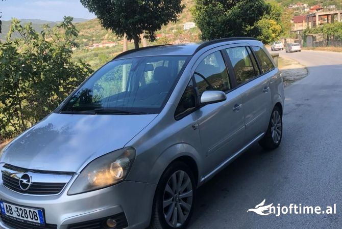 Makina ne shitje ne Tirane - 3,300 Euro