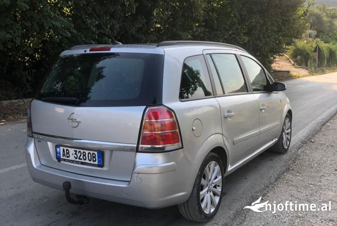 Makina ne shitje ne Tirane - 3,300 Euro