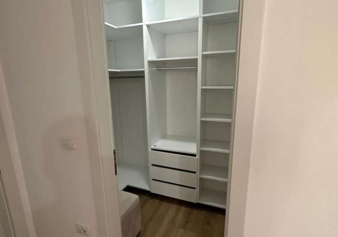 Shtepi me qera Apartament ne Tirane, 2+1, Mobilimi E mobiluar, Pagesa 400  Euro.