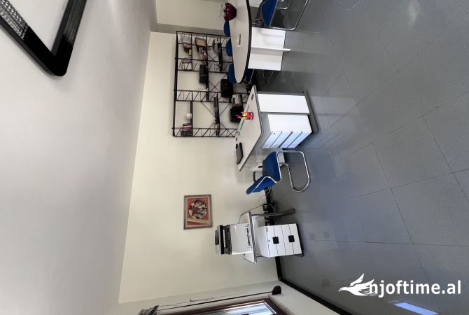 JEPET ME QERA AMBIENT ZYRE!