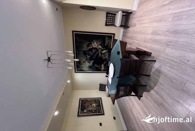 Shtepi ne shitje Apartament ne Tirane, 2+1, Mobilimi E mobiluar, Pagesa 300,000  Euro.