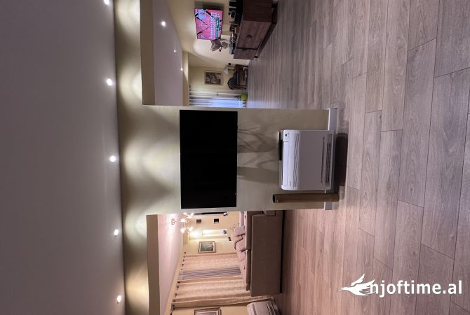 Shtepi ne shitje Apartament ne Tirane, 2+1, Mobilimi E mobiluar, Pagesa 300,000  Euro.