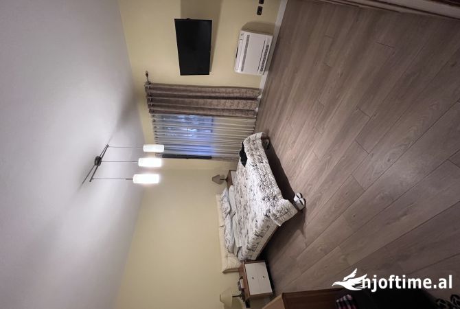 Shtepi ne shitje Apartament ne Tirane, 2+1, Mobilimi E mobiluar, Pagesa 300,000  Euro.