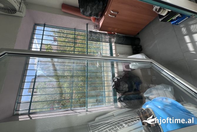 Shtepi ne shitje Apartament ne Tirane, 1+1, Mobilimi E mobiluar, Pagesa 66,000  Euro.