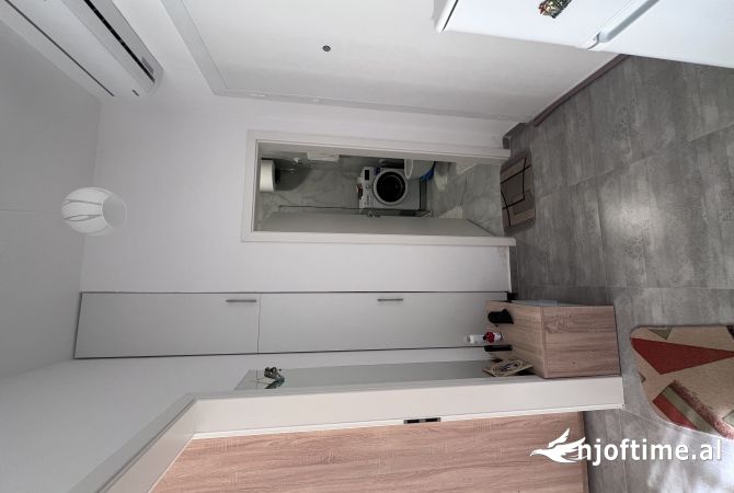 Shtepi ne shitje Apartament ne Tirane, 1+1, Mobilimi E mobiluar, Pagesa 66,000  Euro.