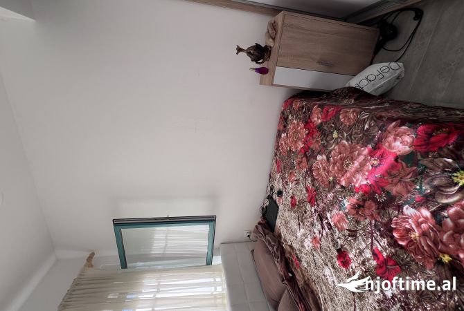 Shtepi ne shitje Apartament ne Tirane, 1+1, Mobilimi E mobiluar, Pagesa 66,000  Euro.