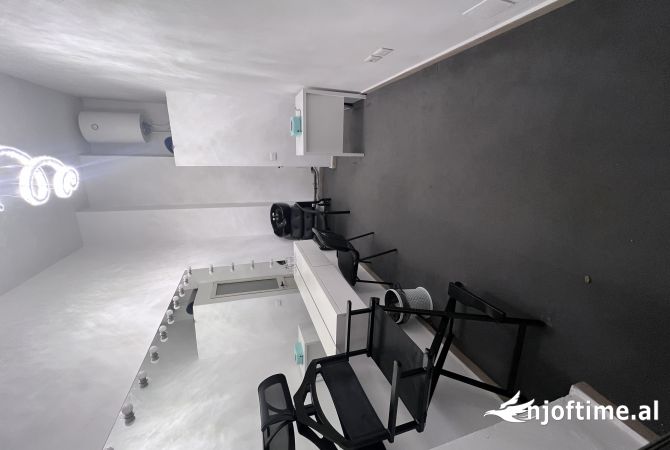Ambient biznesi ne shitje 1+1 ne Tirane - 33,000 Euro