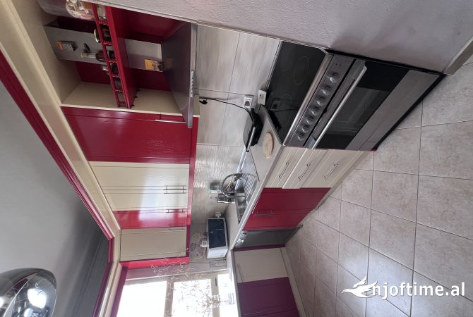 Shtepi me qera Apartament ne Tirane, 2+1, Mobilimi E mobiluar, Pagesa 600  Euro.