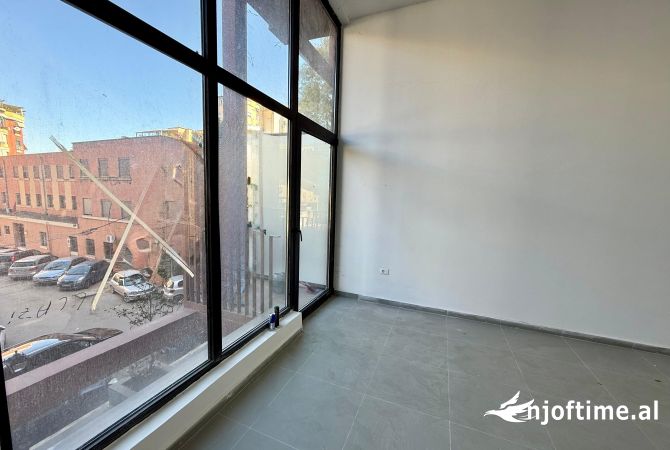 Ambient biznesi me qera 1+1 ne Tirane - 1,400 Euro