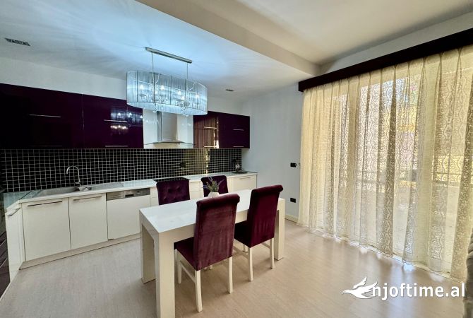 Shtepi me qera 2+1 ne Tirane - 700 Euro