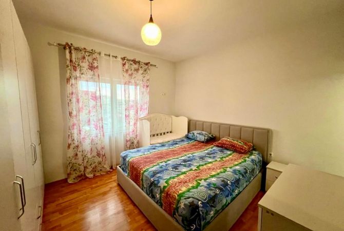 Shtepi me qera Apartament ne Tirane, 2+1, Mobilimi E mobiluar, Pagesa 500  Euro.