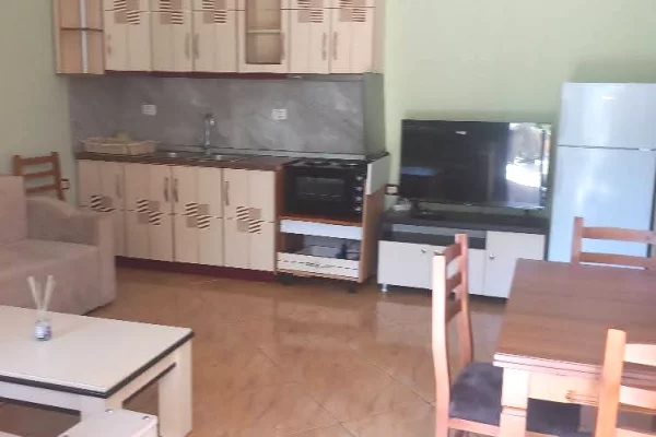 Shtepi me qera 1+1 ne Vlore - 28,000 Leke