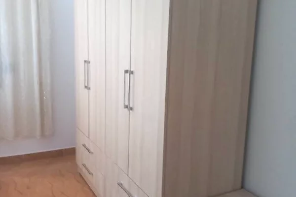 Shtepi me qera Shtepi Private ne Vlore, 1+1, Mobilimi E mobiluar, Pagesa 28,000  Leke.