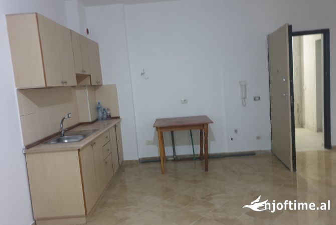 Shtepi me qera 1+1 ne Durres - 14,000 Leke