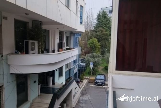 Shtepi me qera Apartament ne Tirane, 1+1, Mobilimi E mobiluar, Pagesa 400  Euro.