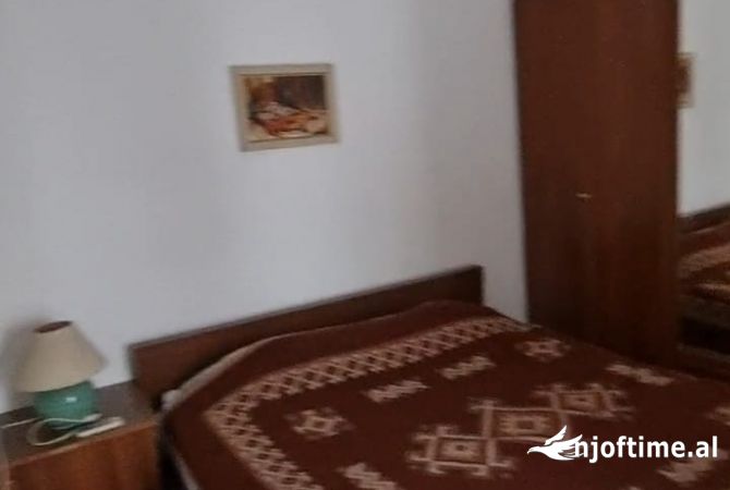 Shtepi me qera Apartament ne Tirane, 1+1, Mobilimi E mobiluar, Pagesa 400  Euro.