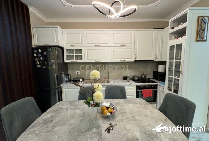 Shtepi ne shitje 3+1 ne Tirane - 215,000 Euro
