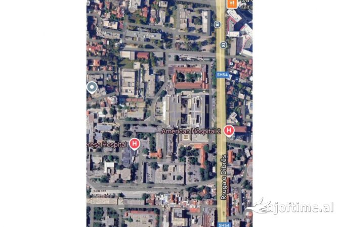 Truall ose Toke  ne Tirane - 150,000 Euro