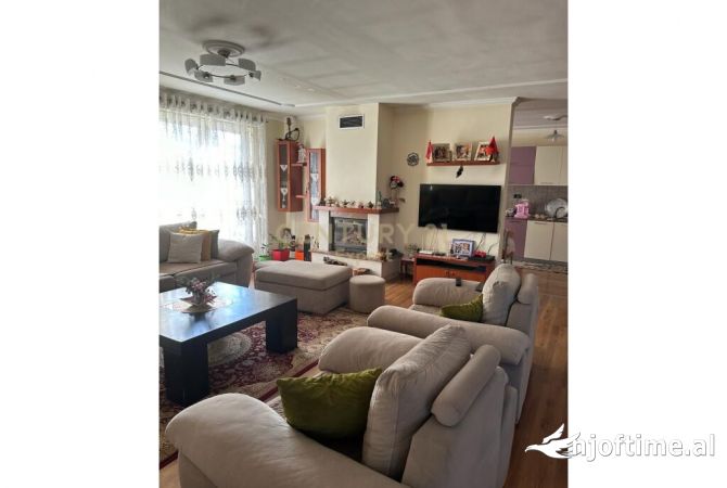 Shtepi ne shitje 3+1 ne Tirane - 320,000 Euro