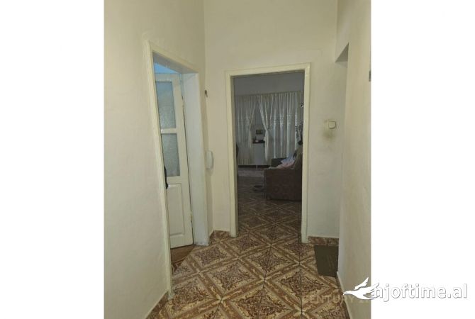 Shtepi ne shitje 1+1 ne Tirane - 130,000 Euro