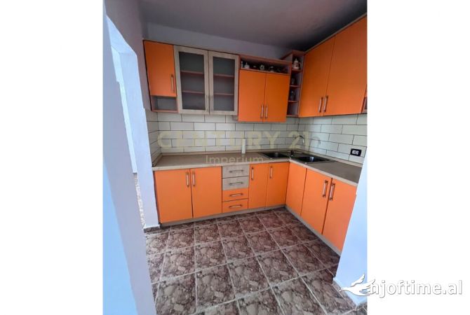 Shtepi ne shitje 1+1 ne Tirane - 82,000 Euro