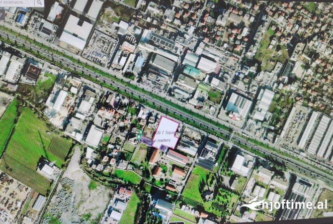 Truall ose Toke ne Tirane - 4,600,000 Euro