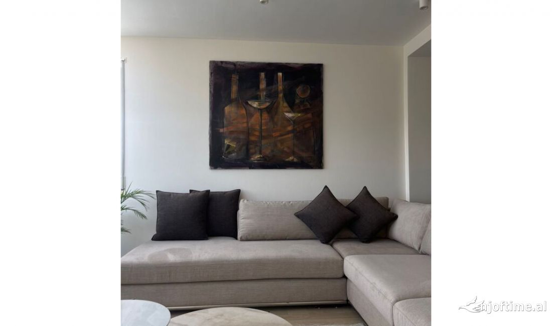 Shtepi ne shitje Apartament ne Tirane, 2+1, Mobilimi E mobiluar, Pagesa 420,000  Euro.