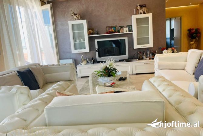 Shtepi ne shitje 3+1 ne Tirane - 270,000 Euro