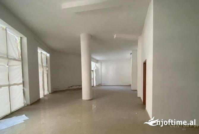 Ambient biznesi ne shitje 1+1 ne Tirane - 455,000 Euro