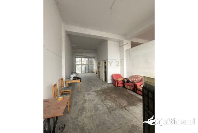 Ambient biznesi ne shitje 1+1 ne Tirane - 319,880 Euro