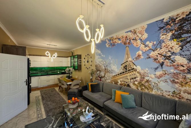 Shtepi me qera 2+1 ne Tirane - 1,700 Euro