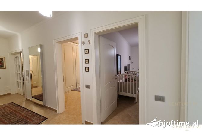 Shtepi me qera Apartament ne Tirane, 2+1, Mobilimi E mobiluar, Pagesa 800  Euro.