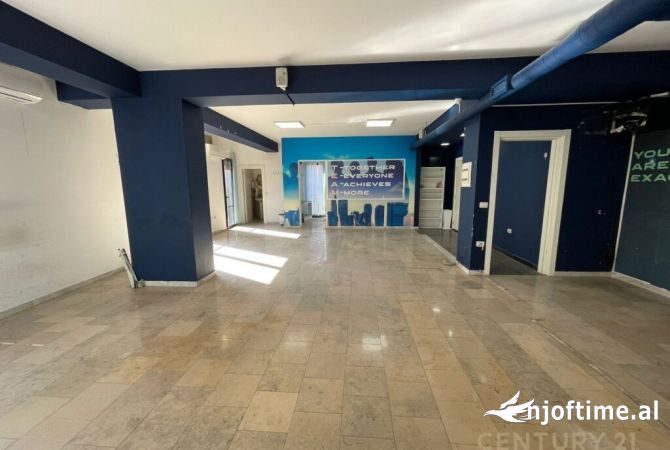 Ambient biznesi me qera 3+1 ne Tirane - 1,800 Euro